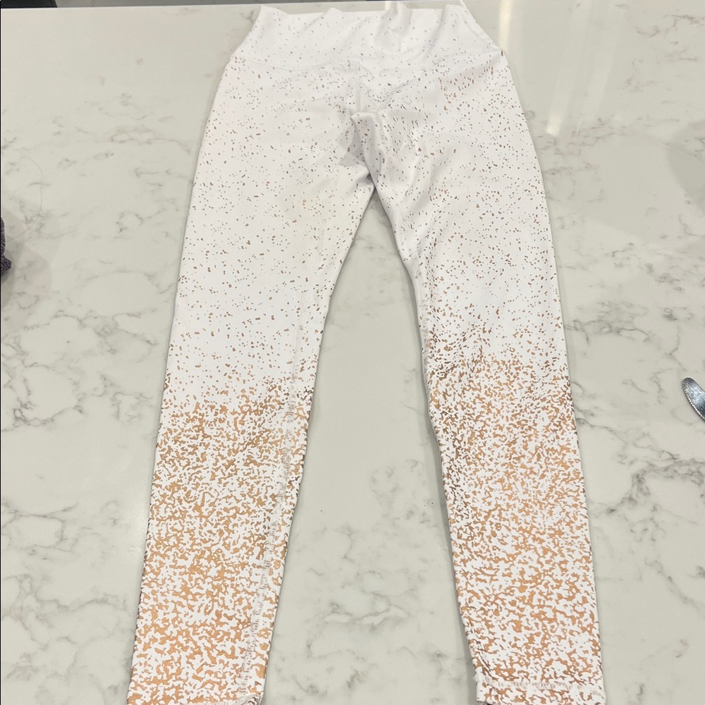 BuffBunny women White and Gold Patterned Leggings